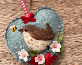Kit de fieltrado con aguja Wren and Strawberry Heart: aprende con los kits de fieltrado de Libertys Felterie