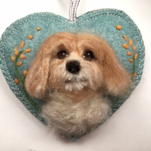 Golden Retriever Pet dog portrait needle felt sculptures. Head on 3D felt sculpture of your dog. image 4