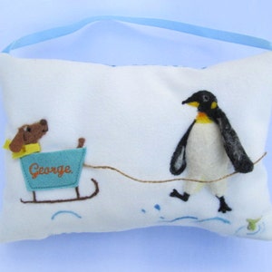 Oreiller de fée des dents, oreiller personnalisé de dent de garçons. Coussin dentaire personnalisé. Pingouin feutré à l'aiguille. Pochette à dents avec nom. Coussin dentaire