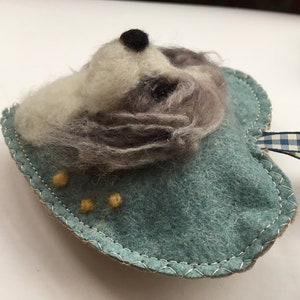 Golden Retriever Pet dog portrait needle felt sculptures. Head on 3D felt sculpture of your dog. image 5