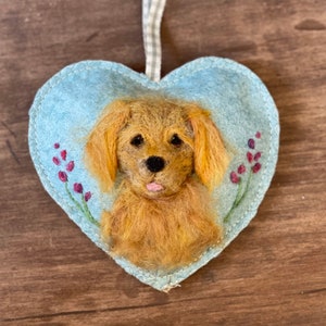 Golden Retriever Pet dog portrait needle felt sculptures. Head on 3D felt sculpture of your dog. image 1