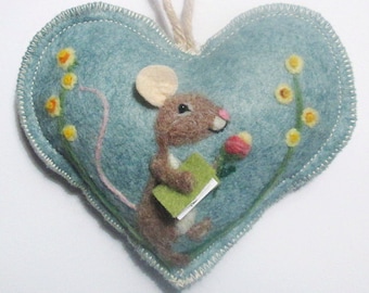 Heart hanging decoration, needle felted mouse on a heart with flowers and book, personalised and with notlet pocket, small gift or card