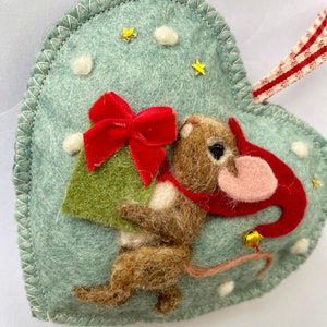 Needle felted Christmas pixie mouse on a felt heart scented with spices, Santas helper mouse. image 2