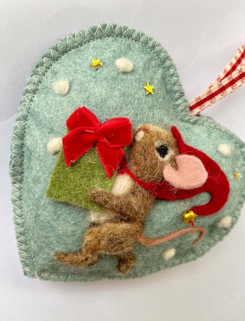 Needle felted Christmas pixie mouse on a felt heart scented with spices, Santas helper mouse. image 2