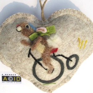 Nadel gefilztes Hasenherz auf dem Fahrrad ! Vatertagsgeschenk, Fahrrad, Gefilzte Hase - Geburtstagskarte - Zahnfeekissen, personalisiert mit Namen