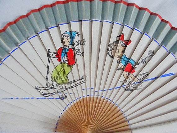 Vintage Childrens Fan 1940s Printed Wood Hand Fan… - image 2