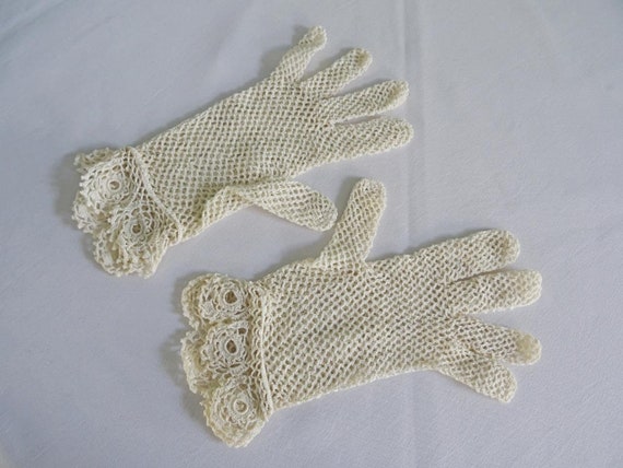 Vintage Crochet Gloves 1930s Ladies Beige Lace Da… - image 2