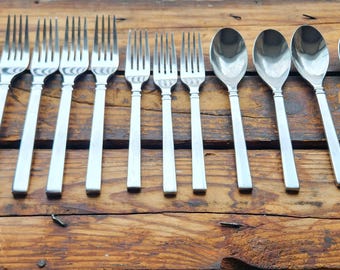 14 piece lot Oneida SHAKER Flatware Silverware Soup Spoons Teaspoons Dinner Salad Forks