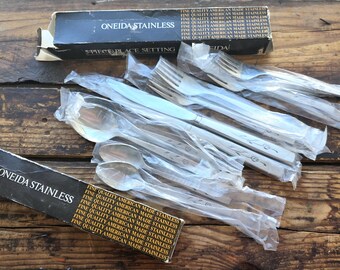 NOS Vintage Oneida CAPISTRANO 2 Unused Place Settings Flatware Silverware Soup Spoons Teaspoons Dinner Salad Forks