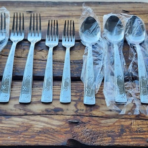 Vintage Debbie Mumm SNOWFLAKE Sakura Japan Stainless Flatware Set Silverware 14Pc Lot Spoons Forks Knives