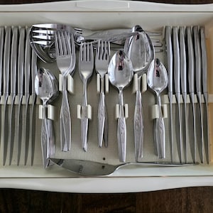 Vintage USA Oneida Community Stainless Flatware Full Set For 12 WOODMERE + Retro Hard Plastic Case