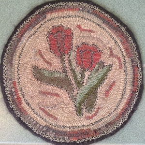 Rug Hooking Pattern for Tulip Chair Pad, on Monks Cloth or Primitive Linen, P103 image 2