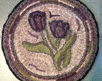 Rug Hooking Pattern for Tulip Chair Pad, on Monks Cloth or Primitive Linen, P103