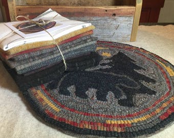 Moonlight Bear, Rug Hooking Kit for Chair Pad,  14" Round K111