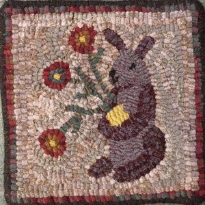 Rug Hooking Pattern, Lilac the Spring Bunny, 8 x 8 P145 image 1