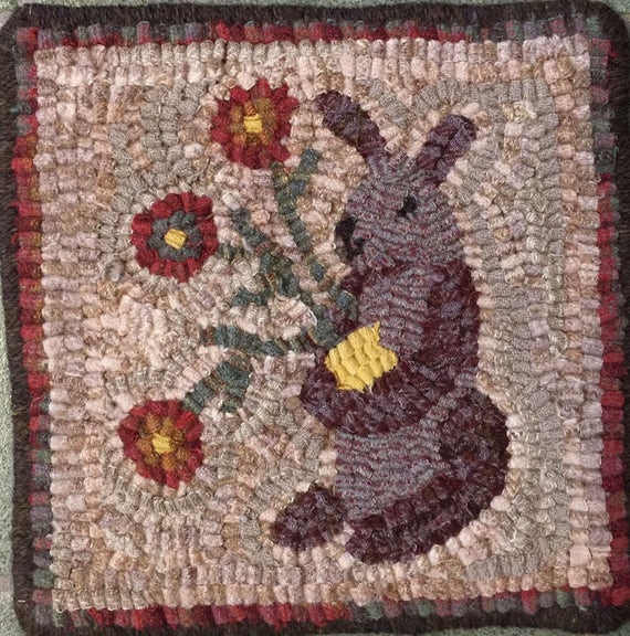 Rug Hooking Pattern, Lilac the Spring Bunny, 8" x 8"  P145