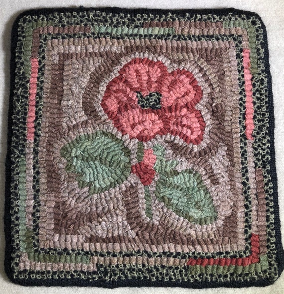 Rug Hooking Pattern for  10" Hibiscus Mat, on Monks Cloth or Primitive Linen, floral table or dresser mat, trivet, wall hanging P176