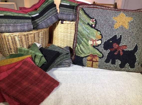 Christmas Scottie Rug Hooking Kit , Christmas Pillow, Scottish Terrier Hooked Rug, Hooked Table Mat,  Wall Hanging, 16" x16", WP125