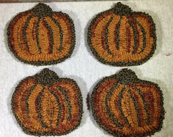 Rug Hooking Pattern , 4 Pumpkin Mug Rugs 5" x 5.5", P154