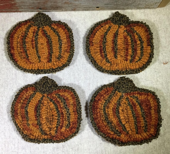 Rug Hooking Pattern , 4 Pumpkin Mug Rugs 5" x 5.5", P154