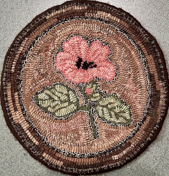 Rug Hooking Pattern for Hibiscus Chair Pad, on Monks Cloth or Primitive Linen, P102