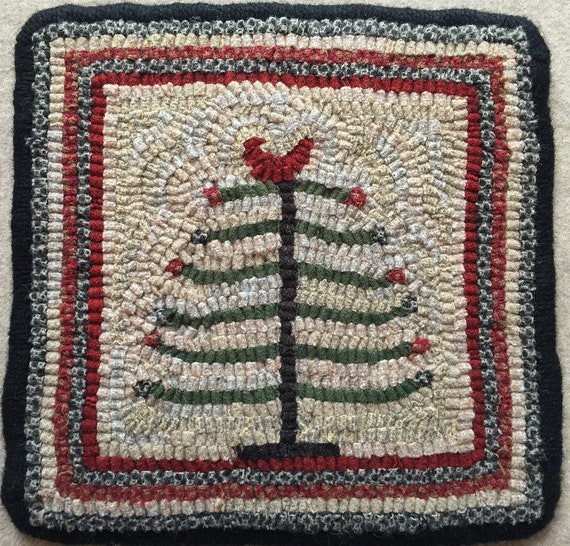 Rug Hooking Pattern, Feather Tree Mat,  9" x 9"  P123