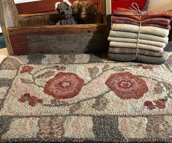 Abby Floral, Rug Hooking Kit 14"x24", Hooked Rug or Wall Hanging, Table Mat, Pillow, Primitive Floral, Yoga Mat, K167