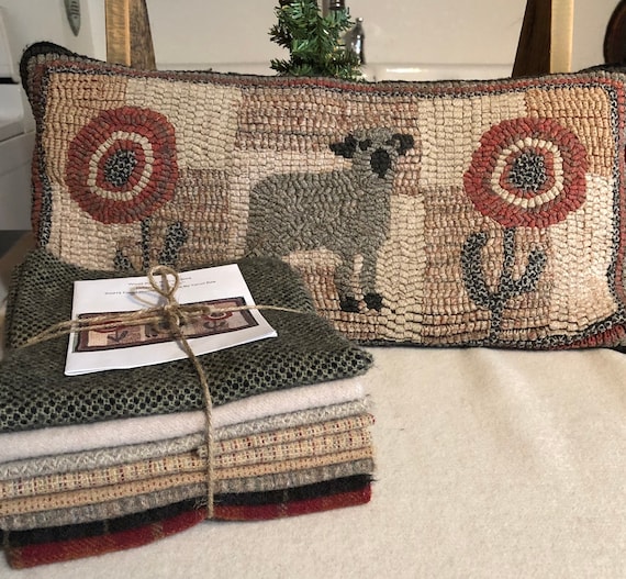 Orlando, Primitive Rug Hooking Kit, 10"x20", Hooked Wall Hanging, Table Mat, Pillow, Primitive Sheep Rug, Yoga or Neck Pillow K159