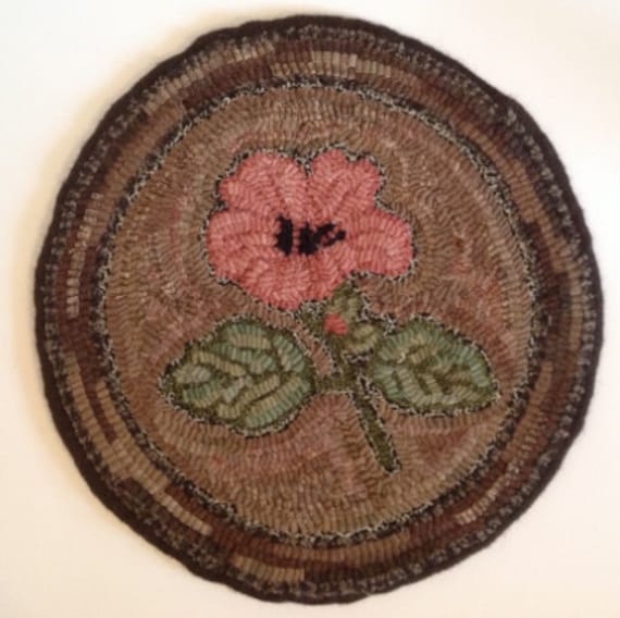 Rug Hooking Pattern for Hibiscus Chair Pad, on Monks Cloth or Primitive Linen, P102
