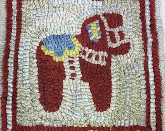 Rug Hooking Pattern,  Dala Horse Mat   8" x 8"  P137