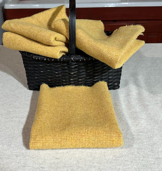Creamed Corn, a Daffodil Yellow, Mill Dyed Wool Fabric for Rug Hooking, Applique,Penny Rugs,Quilting, Sunflower Yellow, Fat 1/4 Yd W686