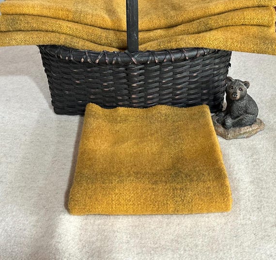 Rich Mustard Plaid, Gold Hand Dyed Wool Fabric for Rug Hooking, Applique, Penny Rugs, Fiber Arts, Fat 1/4 Yard, Deep Gold, Old Gold, W636