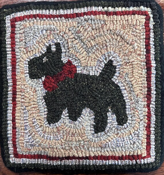 Scottie Mat, Primitive Rug Hooking Kit ,  9" x 9", K 101