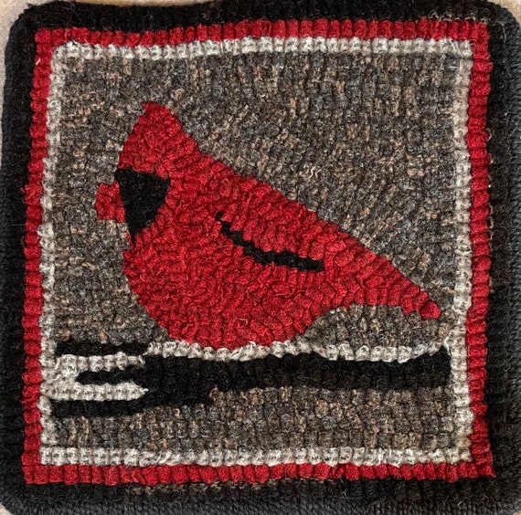 Rug Hooking Pattern, Cardinal Mat, 8" x 8"  P178