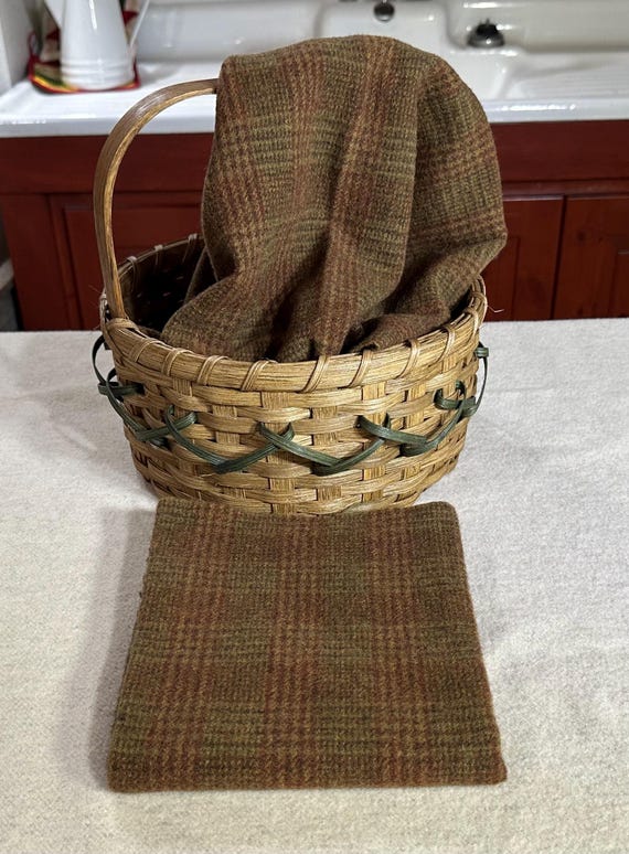 Jeremiah, An Olive Green, Rust and Gold Plaid, Mill Dyed Wool for Rug Hooking, Applique, Penny Rugs, Fiber Arts, Fat Quarter Yard W683