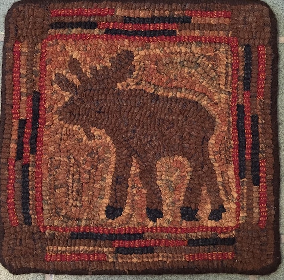 Rug Hooking Pattern, Wandering Moose  10" x 10", P131