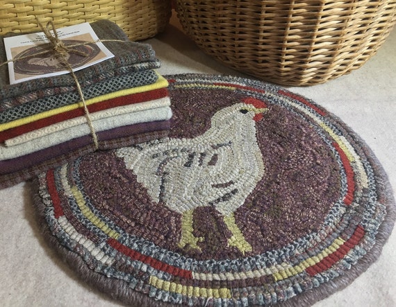 Hetty, Primitive Rug Hooking Kit for Chicken Chair Pad 14" Round  K115