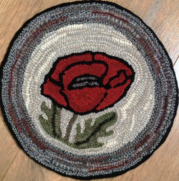 Rug Hooking Pattern for Poppy Chair Pad on Primitive Linen, Primitive Table Mat, Floral Wall Hanging, Poppy Round Pillow P100