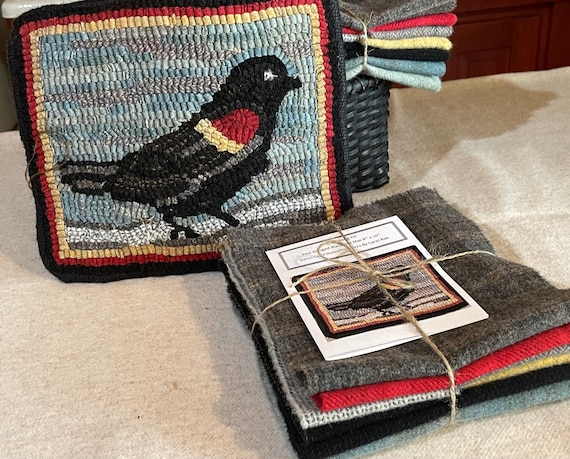 Redwinged Blackbird Mat, Rug Hooking Kit, Hooked Bird, Blackbirds 8" x 10" K153