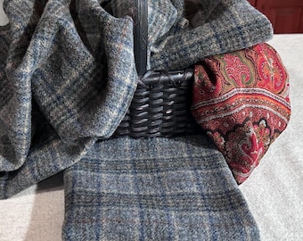 Bag End, a Gray and Navy plaid Mill Dyed 100%  Wool Fabric for Rug Hooking, Applique, Penny Rugs, Fiber Arts, Fat 1/4 yd, W701