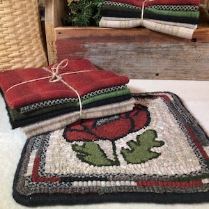 Poppy Mat, Rug Hooking Kit for 10" Mat, floral table or dresser mat, trivet, wall hanging P174