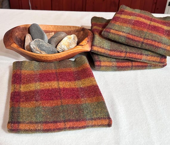 Game Keeper, Mill Dyed Wool Fabric for Rug Hooking a Red, Rust, Gold and Green Plaid, Applique, Penny Rugs, Fiber Arts, Fat Quarter Yd W281