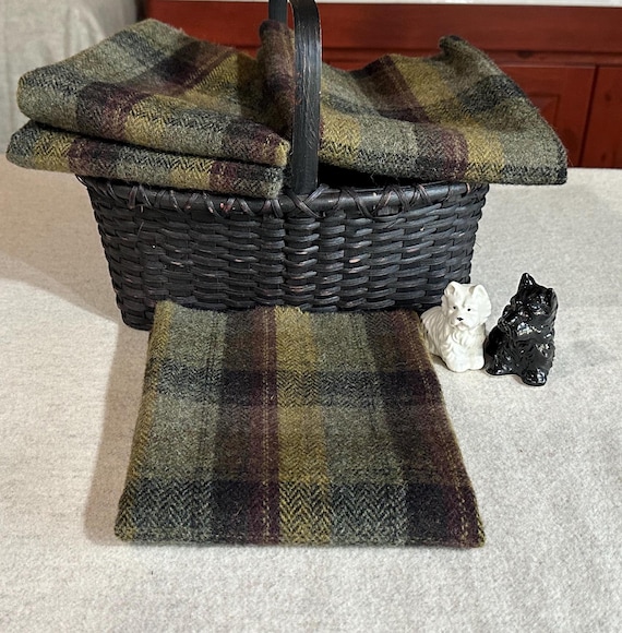 Forest Plaid, a Mill Dyed Wool Fabric for Rug Hooking, Applique, Penny Rugs, Quilting, Fiber, Tartan Plaid, Forest Floor, Fat 1/4 Yd W579