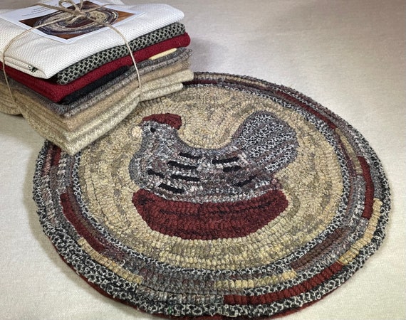 Harriet, Primitive Rug Hooking Kit for Chicken Chair Pad, Table Mat, Wall Hanging, Folk Art Hooked Rug,  14" Round  K114