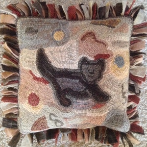 Rug Hooking Pattern, Maggie, 16&quot; x 16&quot;  P120