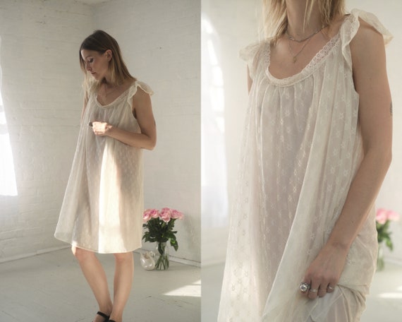 60s Daisy Night Gown