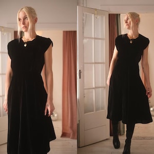 1940s Velvet Dress// Vintage 1930s Elegant Art Deco Dramatic Black Evening Midi Small Flapper Hollywood Regency