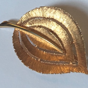 Gold Leaf Brooch - Pin - JJ - Mid Century - Jonette Jewelry - Vintage