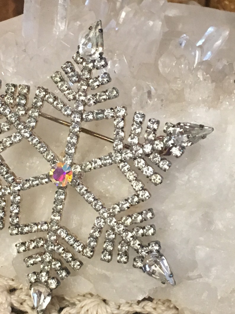 Vintage Kirks Folly Snowflake Brooch Original Box Aspen Rhinestone White Aurora Borealis