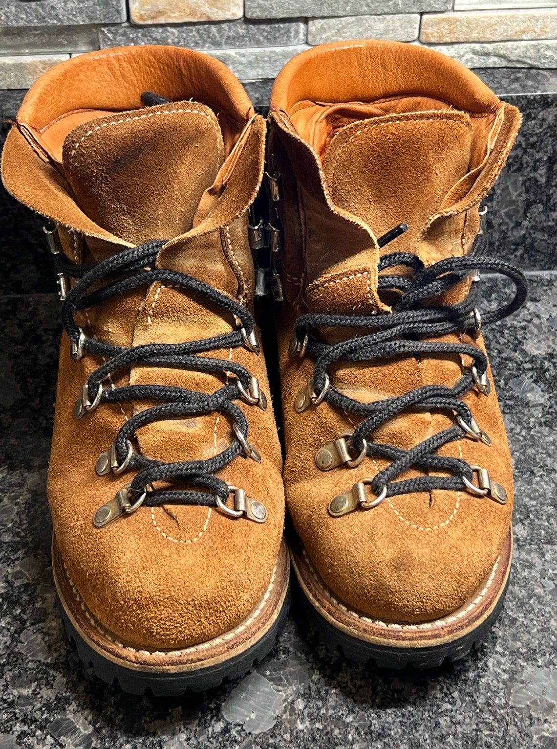 dunham waffle stompers